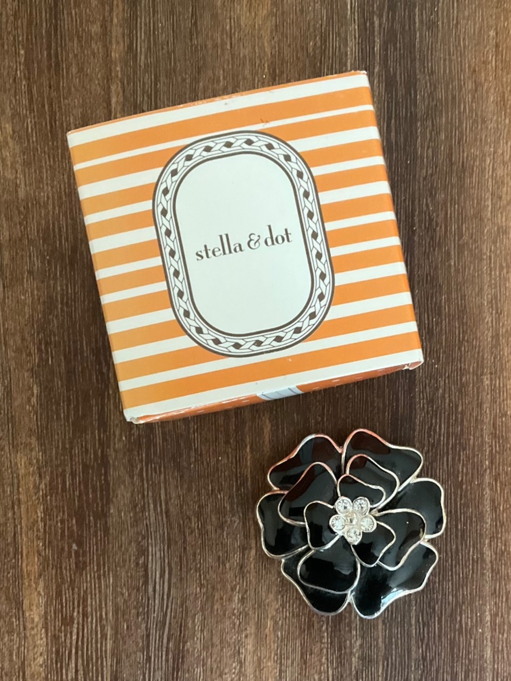 Stella & Dot - La Coco Brooch